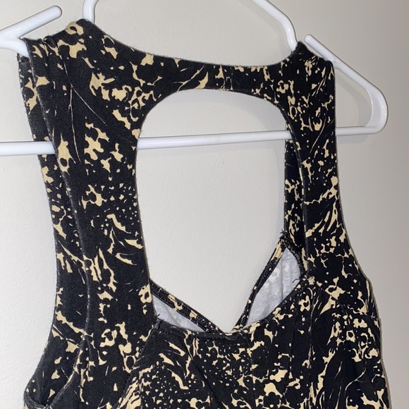 Black and Cream Long Tank - Picture 3 of 9